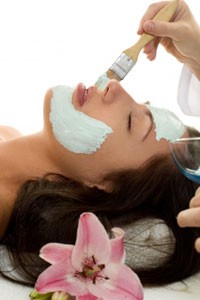 Máscara facial para fechar os poros dilatados